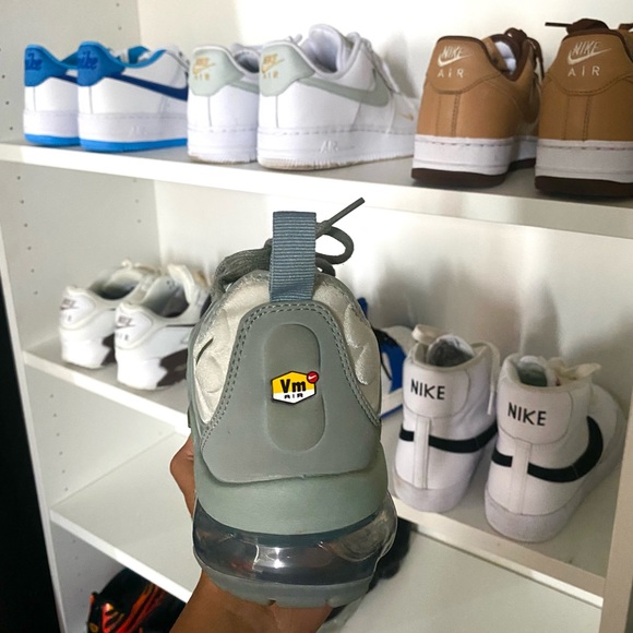 Women’s Nike vapormax plus - Picture 3 of 3